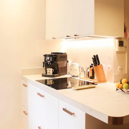 Spacious Love Cocoon In 17th Batignolles *
