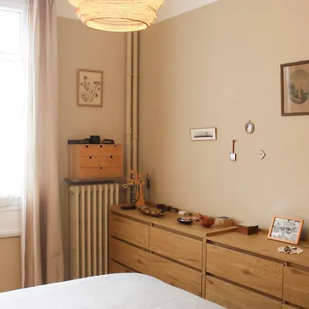 Spacious Love Cocoon In 17th Batignolles Apartment *
